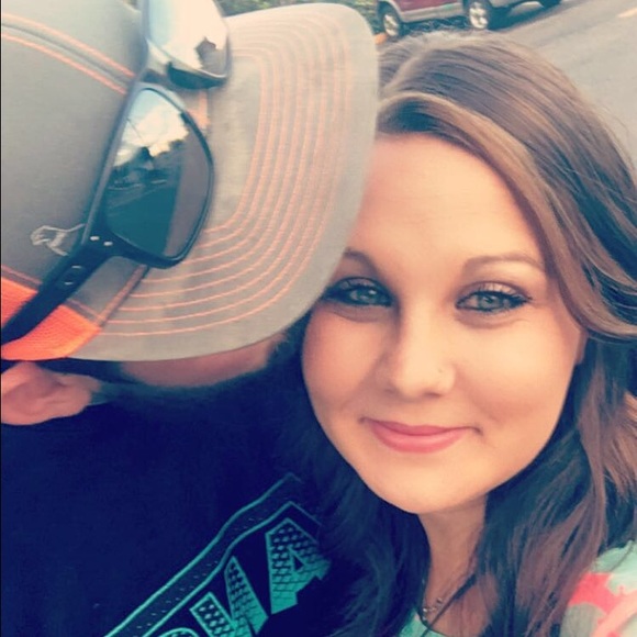 Profile Picture of Dancie Smith (@danciesmith) on Poshmark