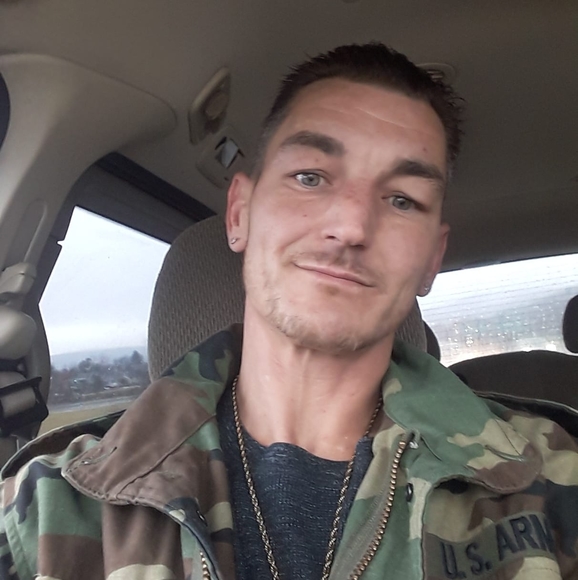 Profile Picture of Dave Harper (@daveharper283) on Poshmark