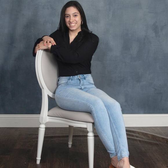 Profile Picture of Nicole Cacciatore (@nicolecatch2) on Poshmark
