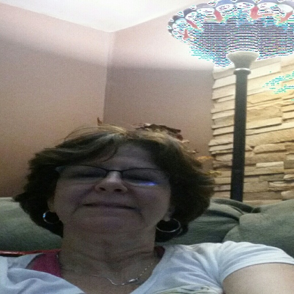 Profile Picture of Nancy Cook (@nicnona) on Poshmark