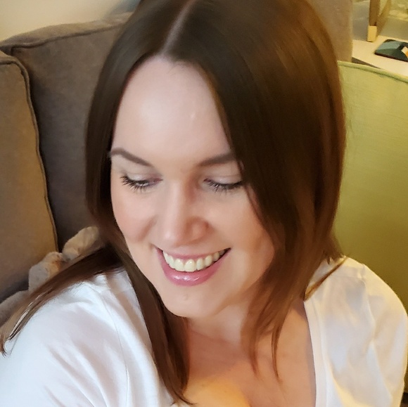 Profile Picture of Erin Macgregor (@ermacgregor) on Poshmark