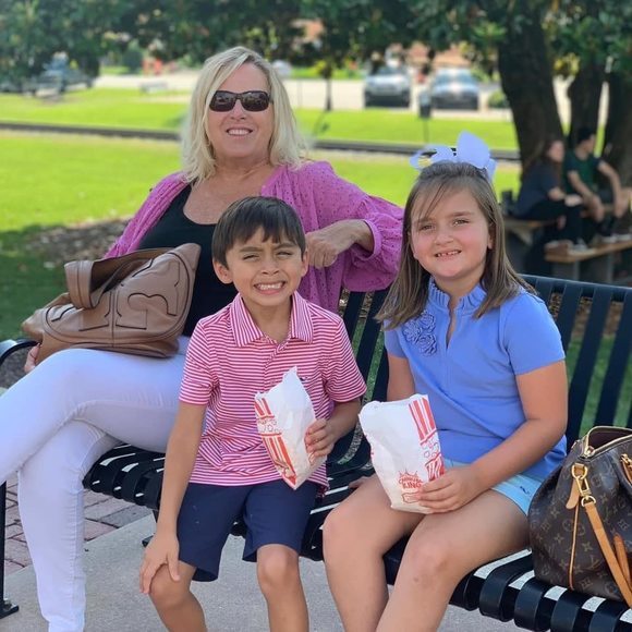 Profile Picture of Bonnie Reid (@charliebonnie) on Poshmark