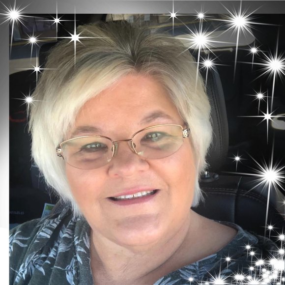 Profile Picture of Terry Sass-thiemann (@terrythiemann) on Poshmark