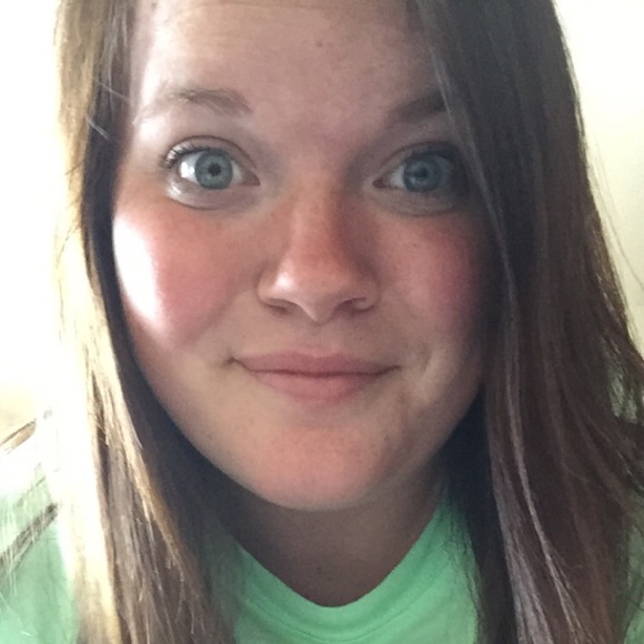 Profile Picture of Kali Pohlmann (@kpohlmann) on Poshmark