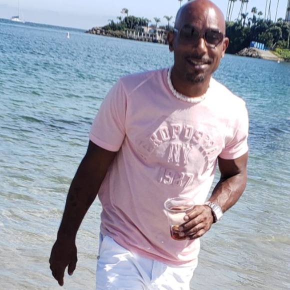 Profile Picture of Robert Wilson (@rwil7223) on Poshmark