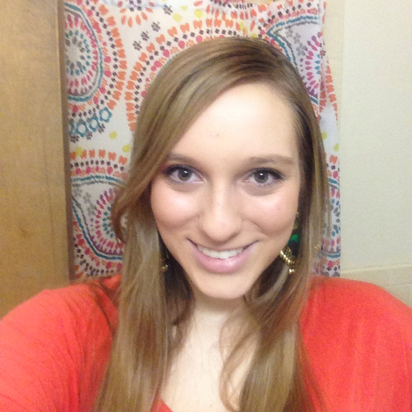 Profile Picture of Jamie Epperson (@jamieeebby) on Poshmark