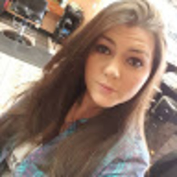 Profile Picture of Deborah Daniels (@debdaniels13) on Poshmark