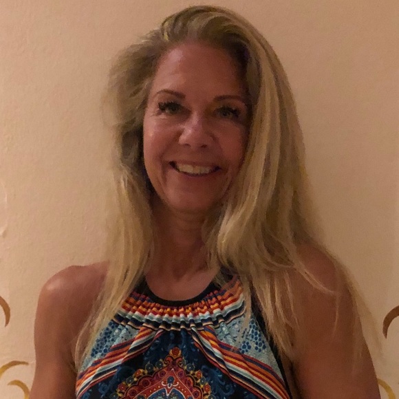 Profile Picture of Catherine Wojciechowicz (@wojo3116) on Poshmark