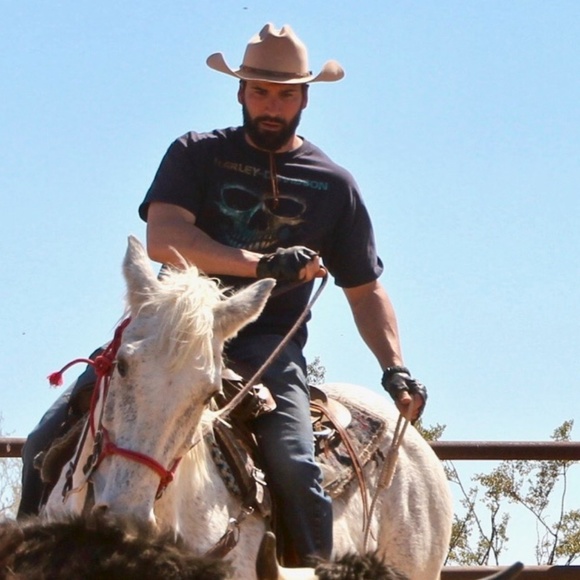 Profile Picture of Jason Bayley (@jabayley) on Poshmark