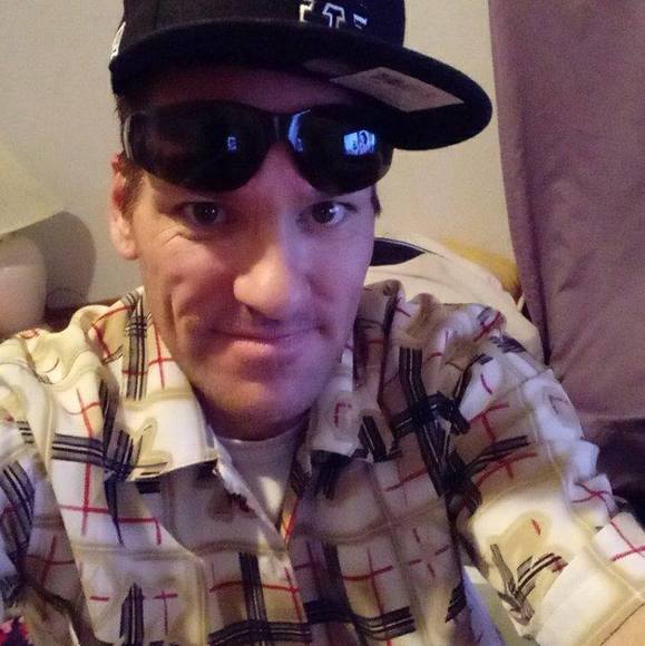 Profile Picture of Brian Lee (@brianhavens3i) on Poshmark