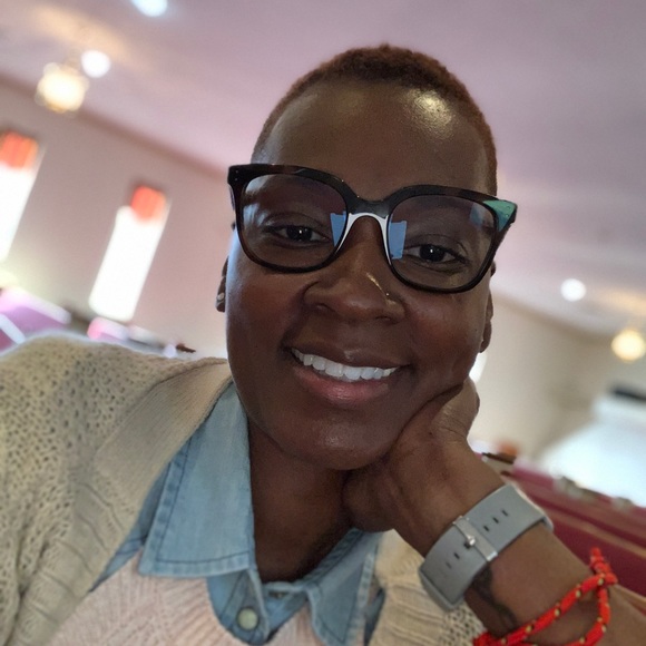 Profile Picture of Misty Hodge (@mistyh105) on Poshmark