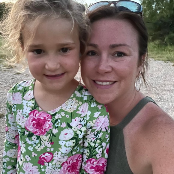 Profile Picture of Ashlee Hendricks (@ashlee_colburn) on Poshmark