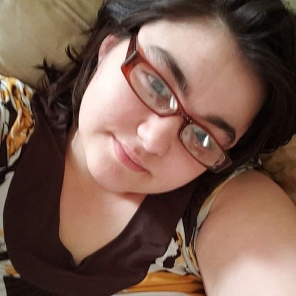 Profile Picture of Heather Correll (@heathercorrell) on Poshmark