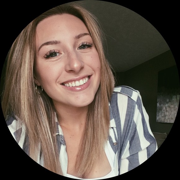 Profile Picture of Alexa Connors (@alexaconnors7) on Poshmark