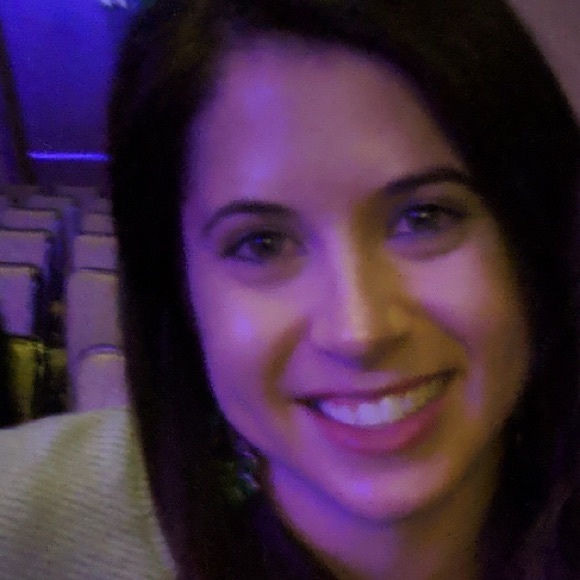 Profile Picture of Amanda Leonhard (@amandaleonhard) on Poshmark