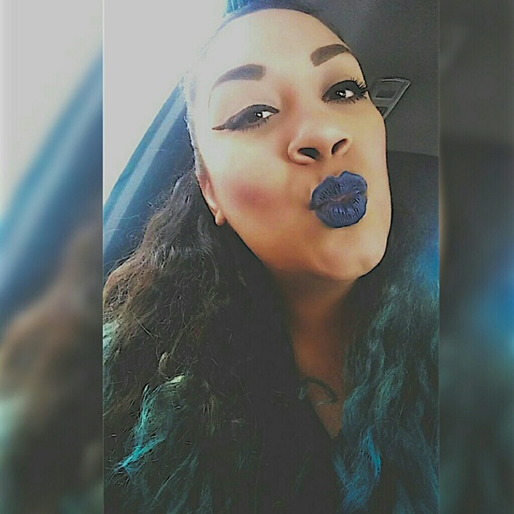 Profile Picture of Darlene Gutierrez (@darlenesavo) on Poshmark