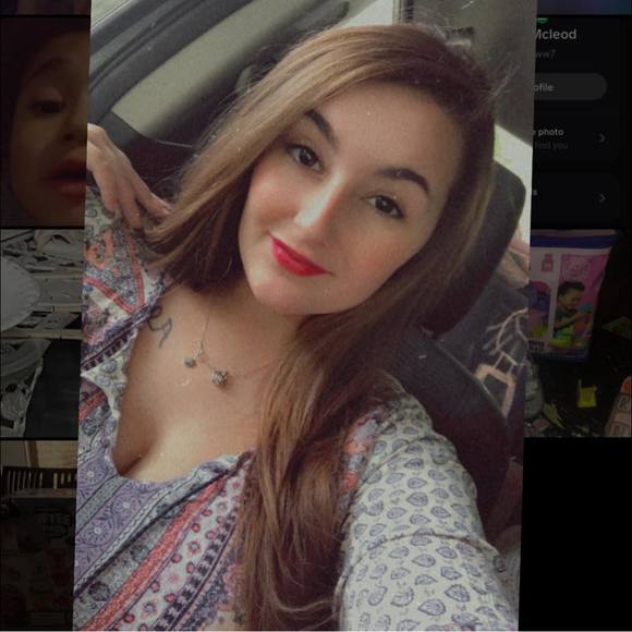 Profile Picture of Katelyn Mcleod (@katelynmcleo899) on Poshmark