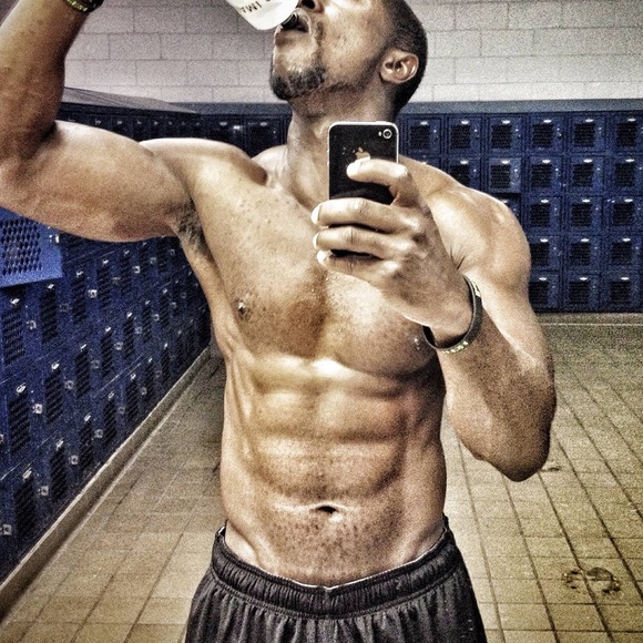 Profile Picture of Oscar Cavero (@lucaselpadrino) on Poshmark