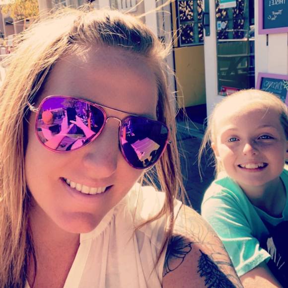 Profile Picture of Leslie Winzenried (@lwinz) on Poshmark