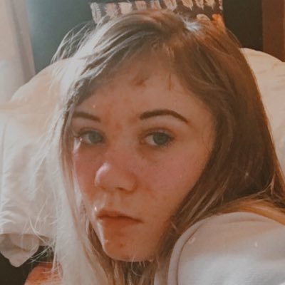 Profile Picture of Tara (@taraadair44) on Twitter