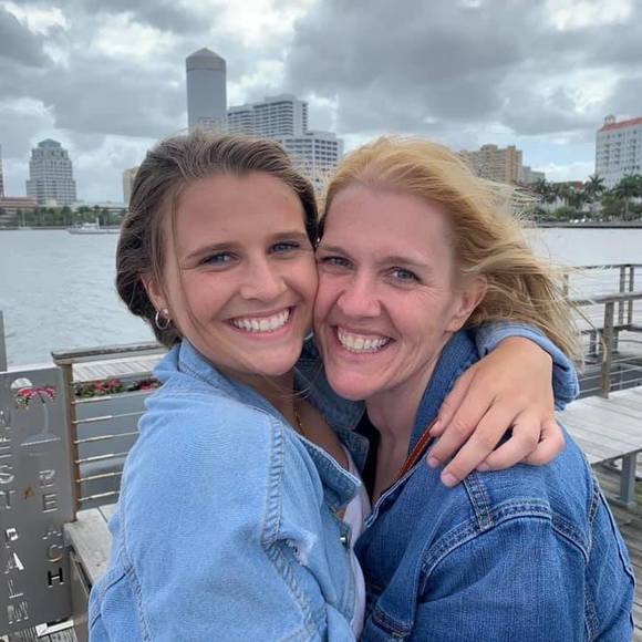 Profile Picture of Leanza Gibaud (@leanza84) on Poshmark