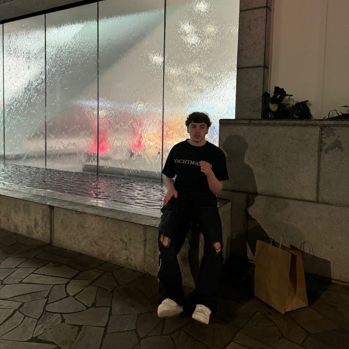 Profile Picture of dev (@devinfrrr) on Tiktok