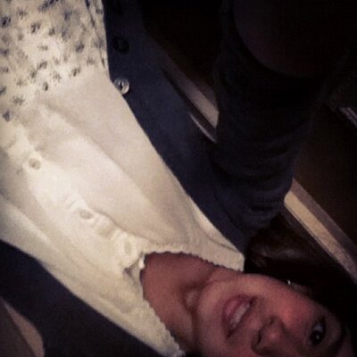 Profile Picture of Alejandra Lua (@lua_alejandra) on Twitter