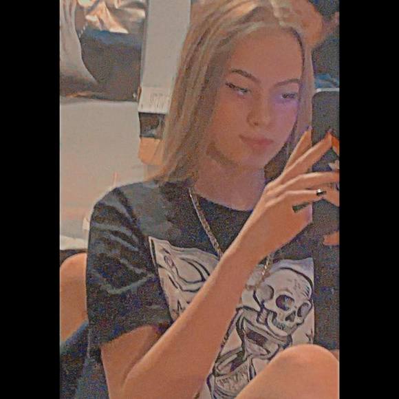 Profile Picture of Haley Hoffman (@haleybug2206) on Poshmark