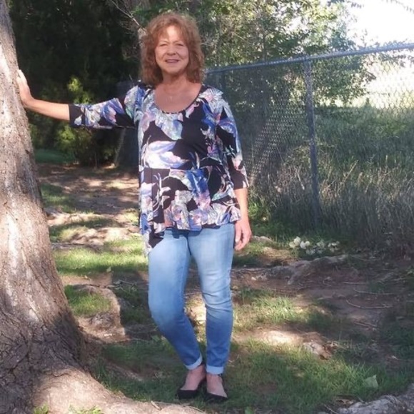 Profile Picture of Lori Ciani (@loriciani1960) on Poshmark