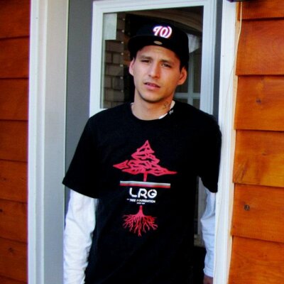 Profile Picture of Dustin Hughes (@dustinhughes14) on Twitter