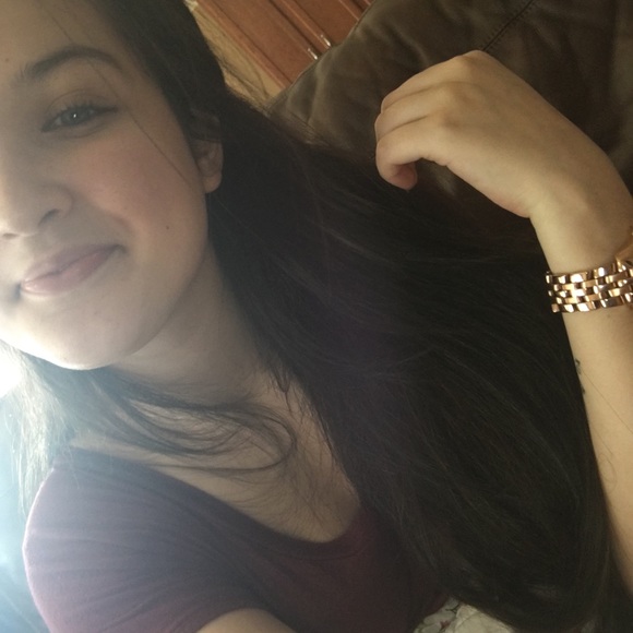 Profile Picture of Hayley Engnell (@hayleyengnell) on Poshmark