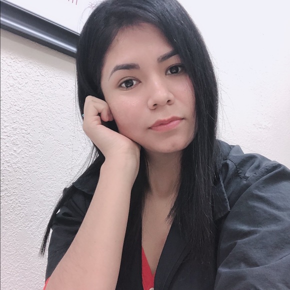 Profile Picture of Krupskaya Gallo (@krupskaya2) on Poshmark