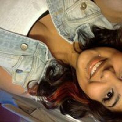 Profile Picture of Tara Scimeca (@lyeasfVivian) on Twitter