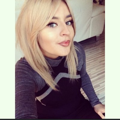 Profile Picture of Sarah Devine (@sarahdev33) on Twitter