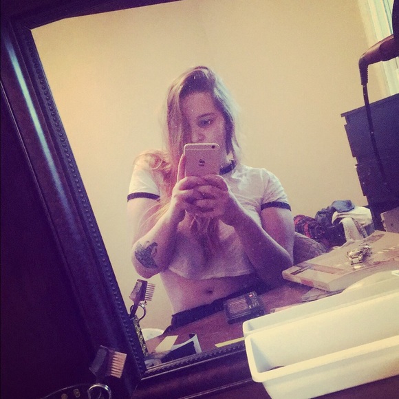 Profile Picture of Nicole Freeze (@nicolefreeze) on Poshmark