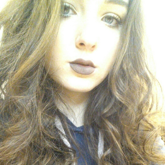 Profile Picture of Taylor Hendricks (@taylor_rayon) on Poshmark