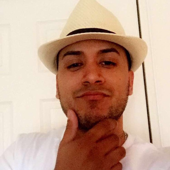 Profile Picture of Jonathan Carrera (@jon_carr2016) on Poshmark
