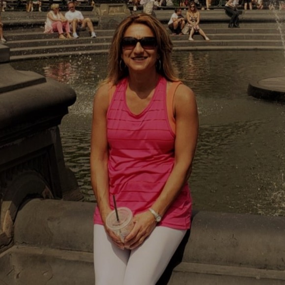 Francine Pietromonaco - Poshmark Profile Picture of Francine Pietromonaco (@booknote1) on Poshmark