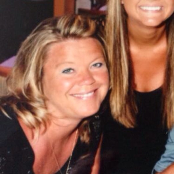 Profile Picture of Kris Keller (@iah71510) on Poshmark
