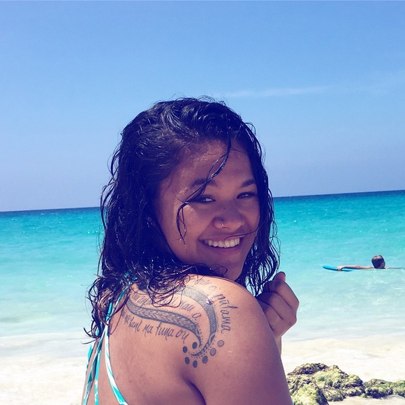 Profile Picture of Tatiana Derego (@tatian_a_) on Poshmark