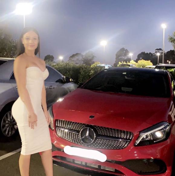 Profile Picture of Savannah Barsby (@savannahbarsby) on Poshmark