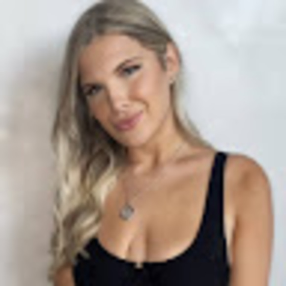 Belmina Medanovic - Poshmark Profile Picture of Belmina Medanovic (@belmamedanovic1) on Poshmark