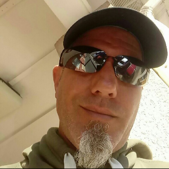 Profile Picture of Scott Tassin (@tassin3percent) on Poshmark