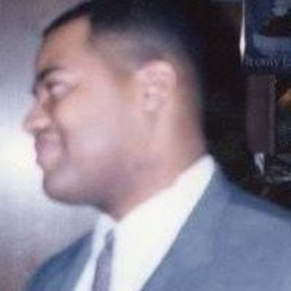 Profile Picture of James Vaz (@vassj) on Poshmark