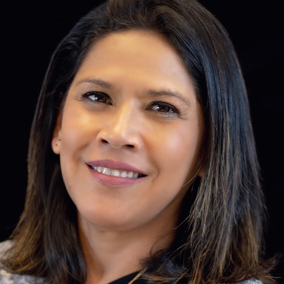 Profile Picture of Su Cha (@sxc0006) on Poshmark