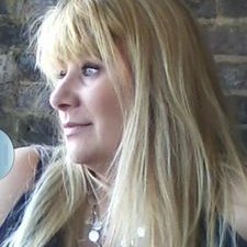 Profile Picture of Cheryl Lowe (@cheryllowe70) on Twitter