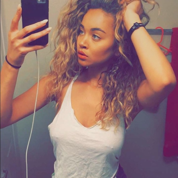 Profile Picture of Megan Chase (@meganchase7) on Poshmark