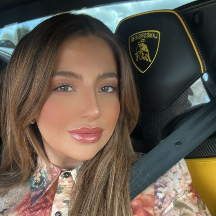 Profile Picture of Cecily (@cecily.hun) on Tiktok