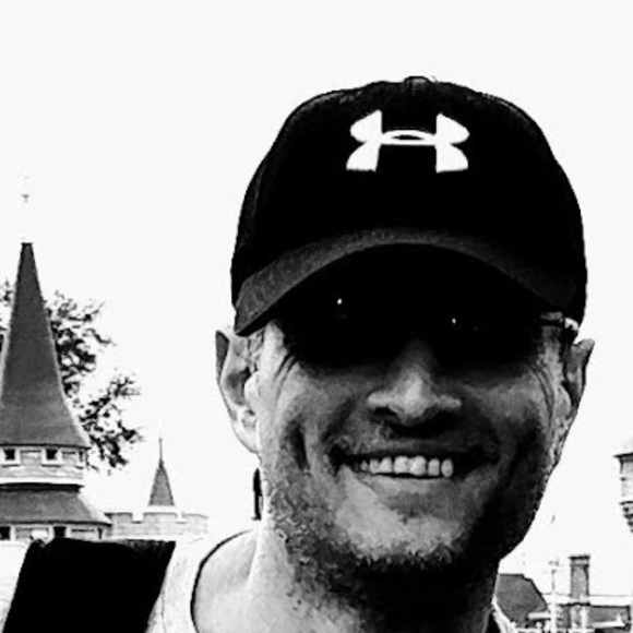 Profile Picture of Aleksey Shevchenko (@alekseyshevchen) on Poshmark