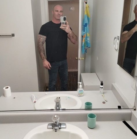 Profile Picture of James Martell (@jamesmartell827) on Poshmark
